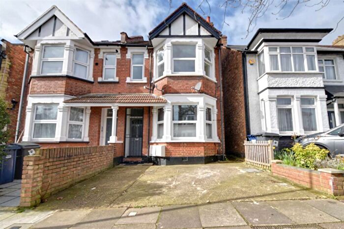 2 Bedroom Flat To Rent In Audley Road, Hendon, NW4