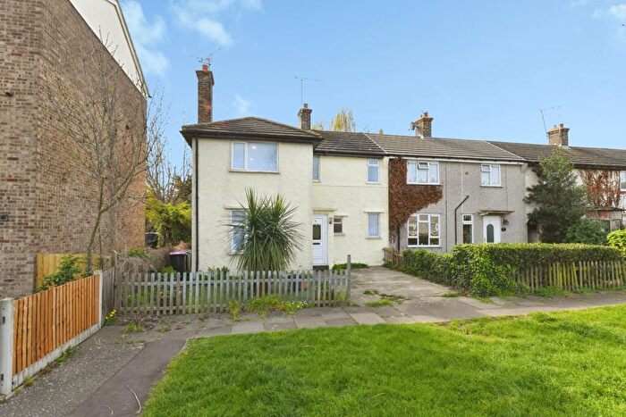 3 Bedroom Semi Detached House For Sale In Shelley Square, Southend-on-Sea, Essex, SS2