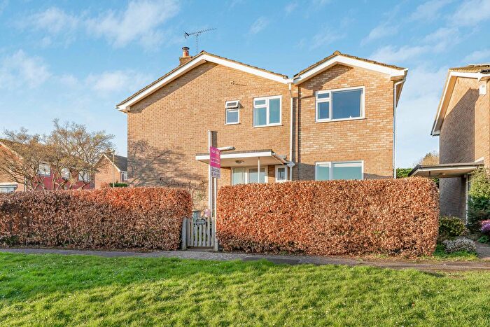 4 Bedroom Detached House For Sale In Merryfield Road, Petersfield, Hampshire, GU31