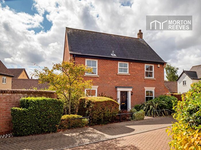 4 Bedroom Detached House For Sale In Hornbeam Drive Poringland, NR14