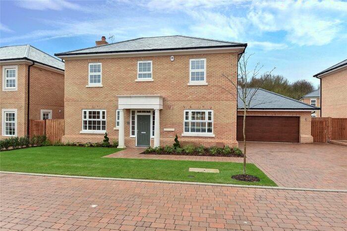 4 Bedroom Detached House To Rent In Grange Walk, Littlewick Green, Maidenhead, Berkshire, SL6