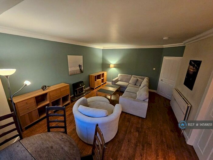 2 Bedroom Flat To Rent In Grange Gardens, Bridge Of Allan, Stirling, FK9