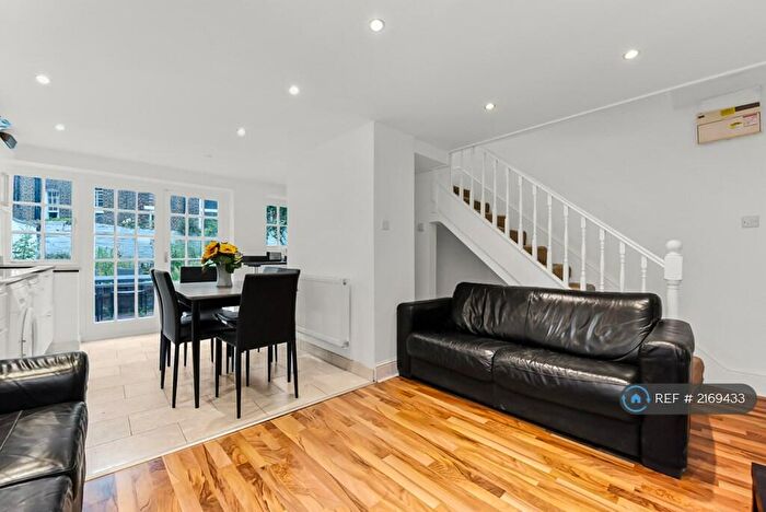 3 Bedroom Flat To Rent In Northdown Street, London, N1