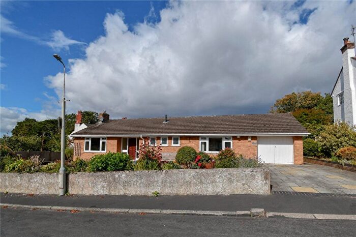 2 Bedroom Bungalow For Sale In Hessle Drive, Heswall, Wirral, CH60