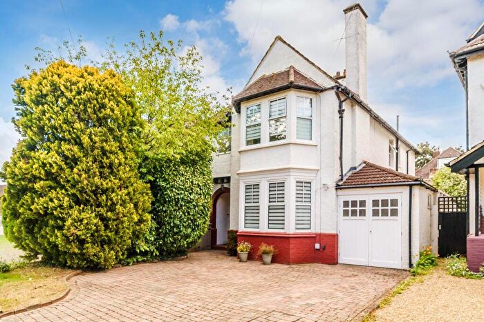 4 Bedroom Detached House For Sale In Denham Road, Epsom, KT17