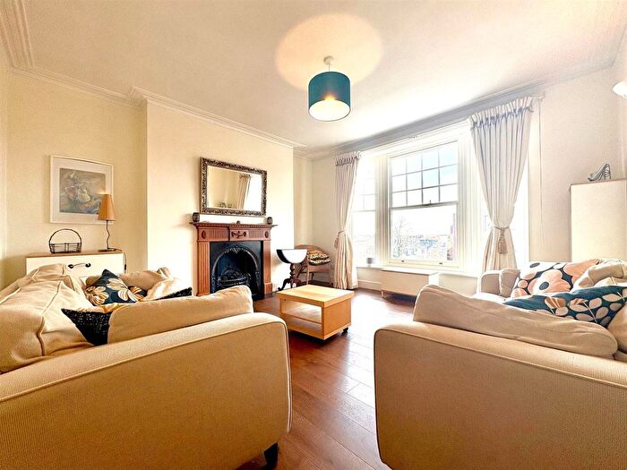 2 Bedroom Flat To Rent In Lower Richmond Road, London, SW15