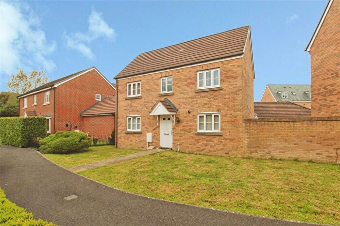 3 Bedroom Detached House For Sale In Heron Walk, Trowbridge, BA14