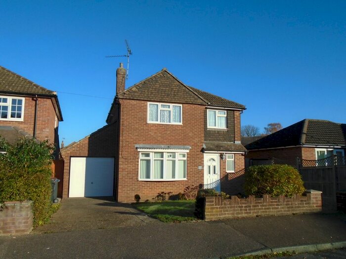 3 Bedroom Detached House To Rent In Blackbushe, Bishops Stortford, CM23