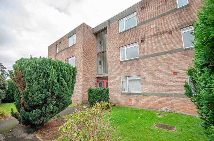 2 Bedroom Flat For Sale In Clevedale Court, Cleeve Wood Road, Downend, BS16