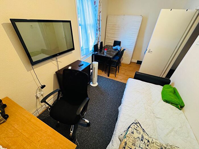 1 Bedroom Flat To Rent In High Street North, London, E12
