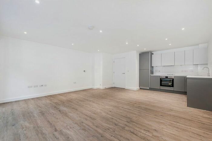 2 Bedroom Flat To Rent In Lanark Road, London, W9