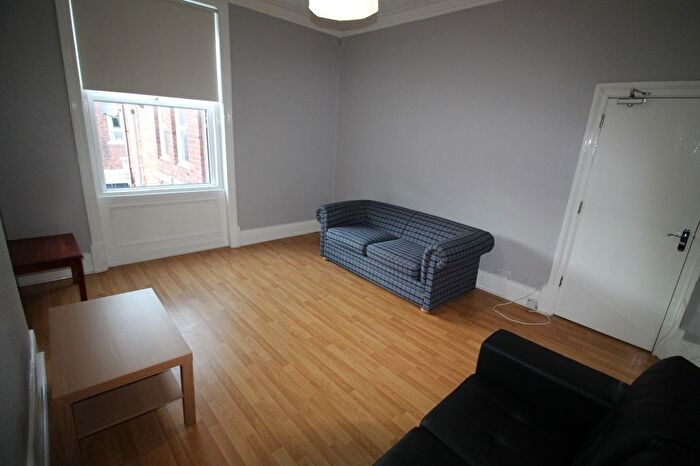 4 Bedroom Flat To Rent In Brighton Grove, Newcastle Upon Tyne, NE4