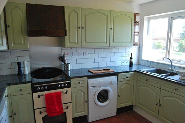 1 Bedroom Terraced House To Rent In Rooms Available - Bed Student Home - Headcorn Drive, Canterbury, CT2