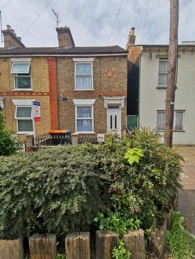 3 Bedroom Terraced House To Rent In Brereton Road, Bedford, MK40