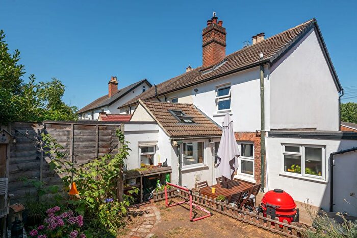 2 Bedroom End Of Terrace House For Sale In Oakdene Road, Redhill, RH1