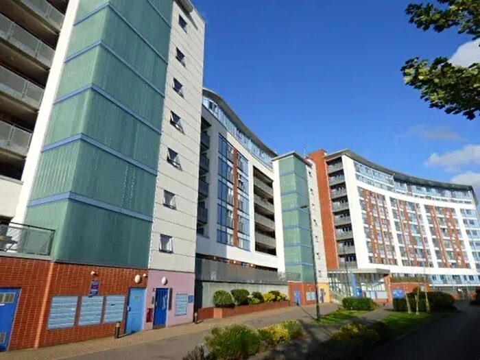 2 Bedroom Flat To Rent In Meath Crescent, London, E2