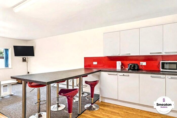 6 Bedroom Flat To Rent In Ground Floor Flat, Town House, Harwell Street, Plymouth, Devon, - Available September, PL1