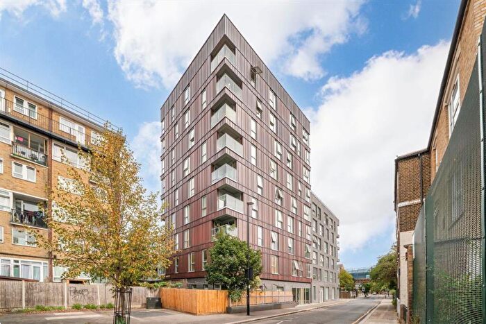 1 Bedroom Flat For Sale In Old Bethnal Green Road, London, E2