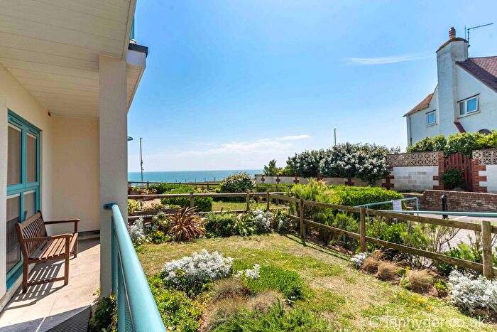 2 Bedroom Flat To Rent In The Cape, Marine Drive, Rottingdean, Brighton, BN2