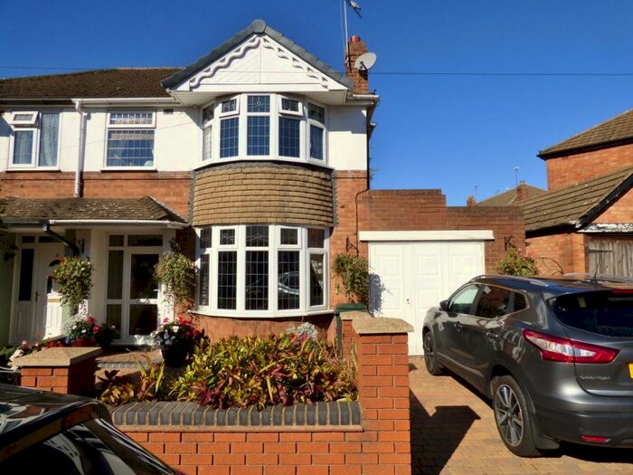 3 Bedroom Semi-Detached House To Rent In Foxford Crescent, Aldermans Green, Coventry, CV2