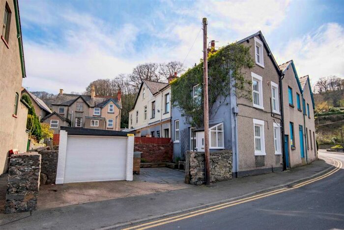 2 Bedroom End Of Terrace House For Sale In Cambrian Place, Llangollen, LL20