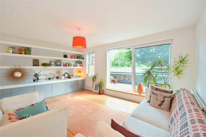 2 Bedroom Duplex To Rent In Pennethorne Close, South Hackney, London, E9