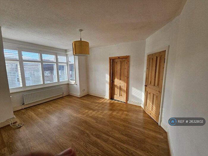 2 Bedroom Flat To Rent In Thornton Heath, London, CR7