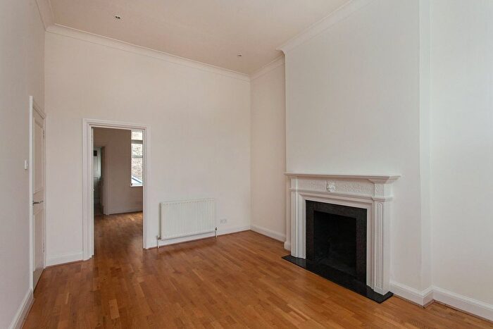 1 Bedroom Flat To Rent In Old Brompton Road, Earl's Court, SW5