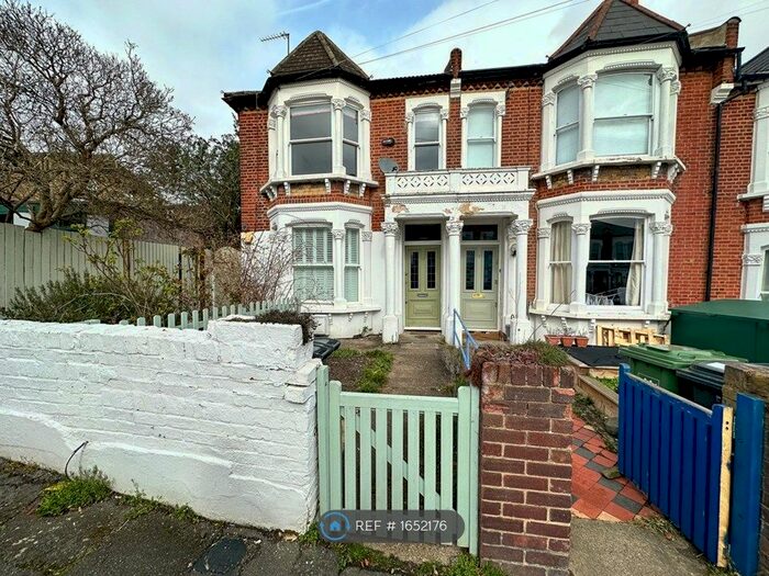 2 Bedroom Maisonette To Rent In Kinver Road, London, SE26