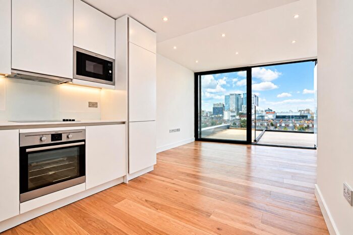 1 Bedroom Penthouse To Rent In Plumbers Row, Aldgate, E1