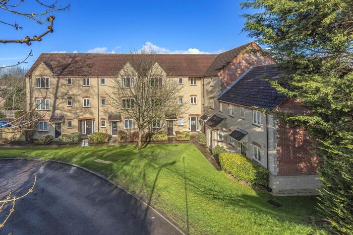 2 Bedroom Flat To Rent In Wheatley, Oxfordshire, OX33