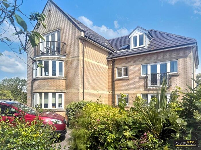 2 Bedroom Flat For Sale In Melcombe Avenue, Weymouth, DT4