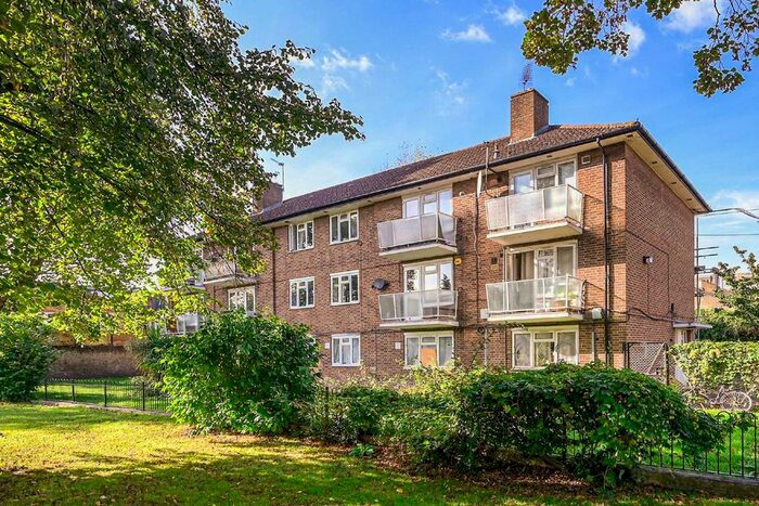 3 Bedroom Flat To Rent In Fulham Palace Road, London, SW6