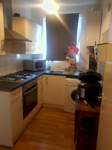 Studio To Rent In High Road, Leyton, E10