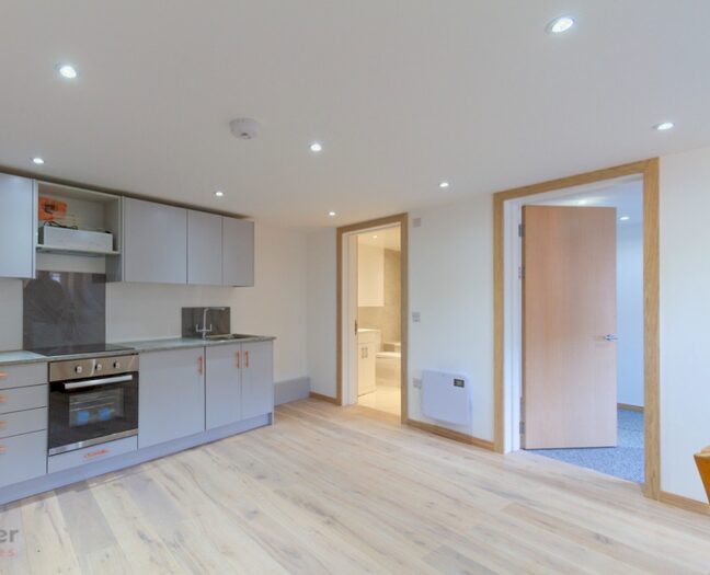 1 Bedroom Flat To Rent In Shenfield Road, Brentwood, Essex, CM15