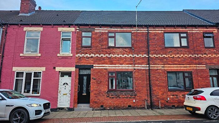 3 Bedroom Terraced House To Rent In Cross Street, Savile Road, Castleford, WF10