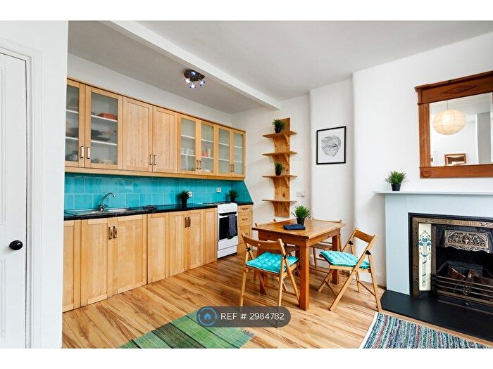 1 Bedroom Flat To Rent In Broughton Road, Edinburgh, EH7