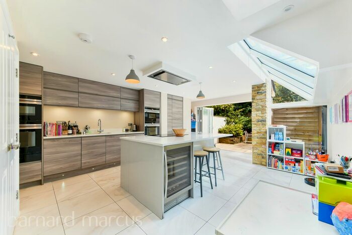 4 Bedroom Property To Rent In Hazledene Road, London, W4