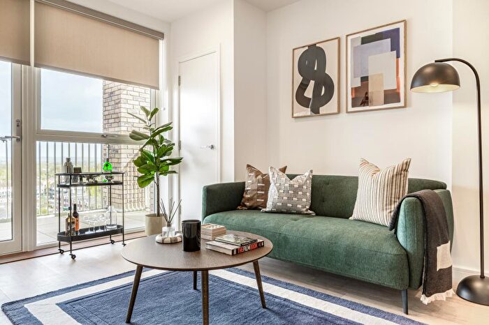 2 Bedroom Apartment To Rent In Ermine Way, Maidenhead, SL6