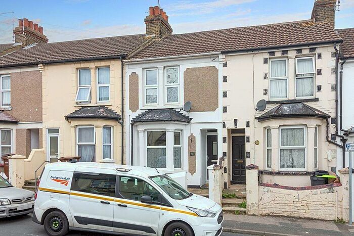 3 Bedroom Terraced House To Rent In Garfield Road, Gillingham, Kent, ME7