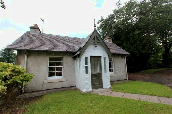 2 Bedroom Flat To Rent In Kinellan Road, Edinburgh, EH12