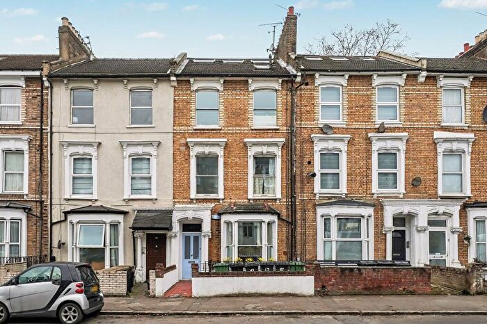 4 Bedroom Flat For Sale In Rectory Road, London, N16