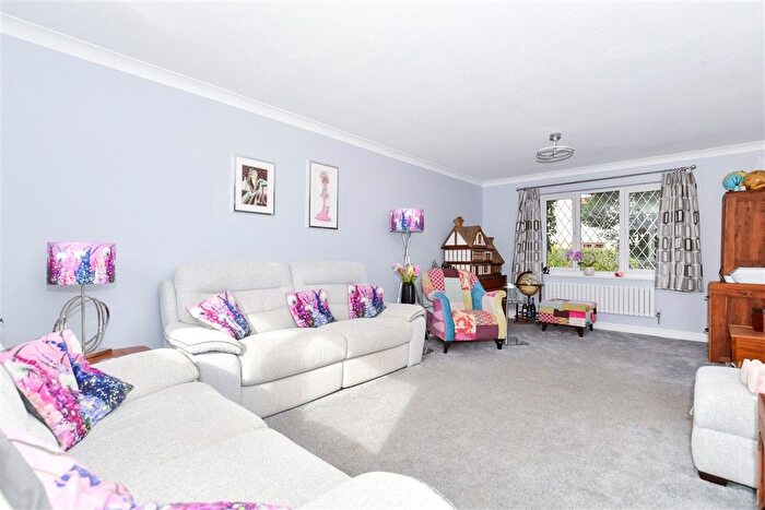 4 Bedroom Detached House For Sale In Lambourne Drive, Kings Hill, West Malling, Kent, ME19