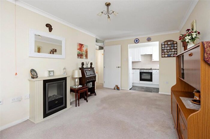 1 Bedroom Flat For Sale In Freshbrook Road, Lancing, West Sussex, BN15
