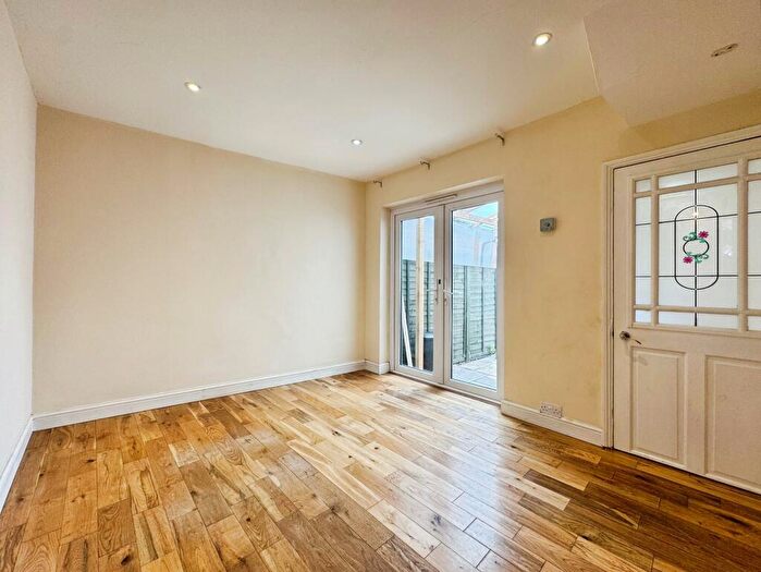 3 Bedroom Terraced House To Rent In Stanley Street, Reading, RG1