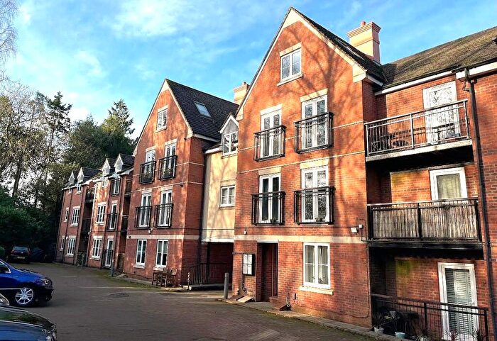 3 Bedroom Apartment For Sale In Fennyland Lane, Kenilworth, Warwickshire, CV8