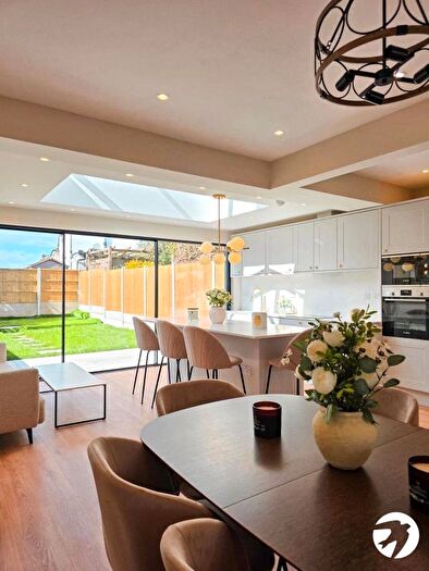 5 Bedroom Terraced House For Sale In Glenesk Road, London, SE9
