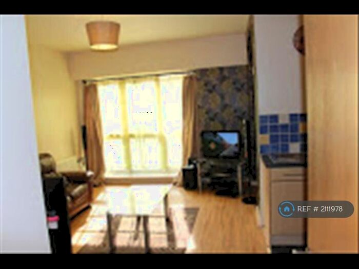 1 Bedroom Flat To Rent In High Street, Romford, RM1