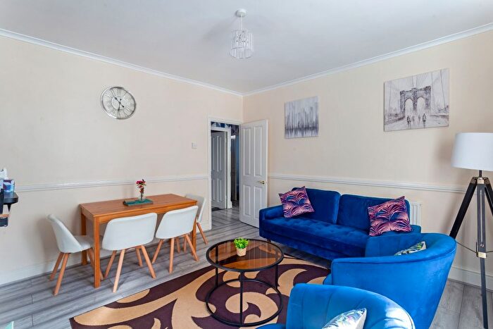 2 Bedroom Flat To Rent In Welland Street, Greenwich, SE10