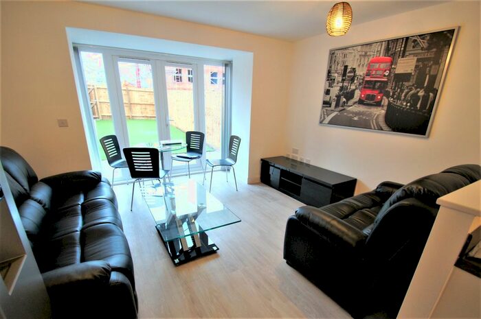 4 Bedroom Terraced House To Rent In Canal View, Coventry, CV1